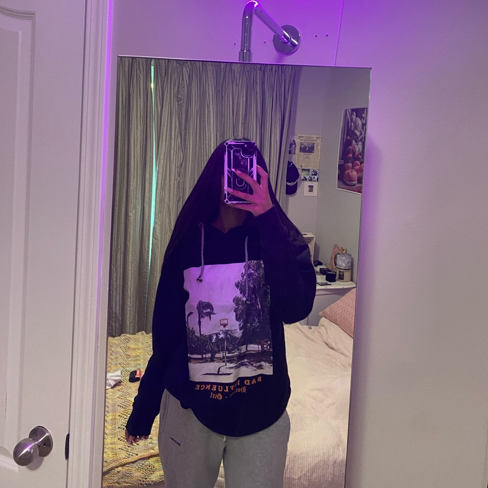 Missguided Graphic Hoodie - Picture 3 of 3